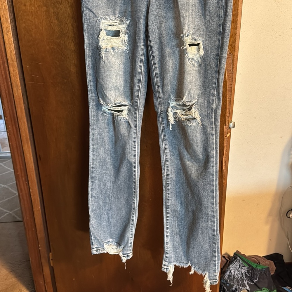 Judy Blue Jeans - Picture 2 of 6